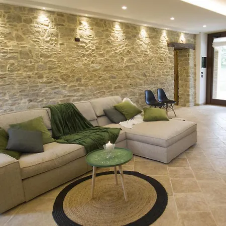 Gioia - Homelike Villa Troviggiano